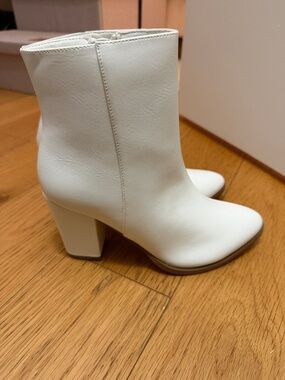 White Women's Leather Block Heel Ankle Boots - Worn Once!